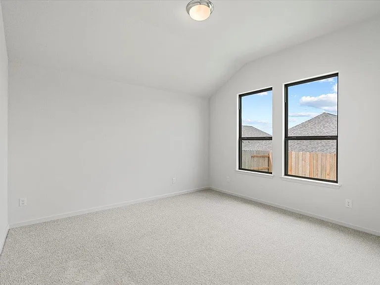 154 Blackborrow Dr — Photo 24