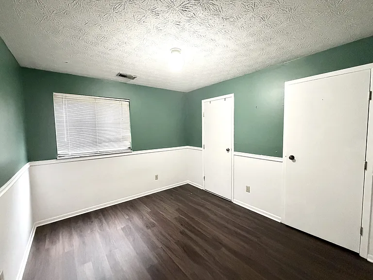 518 Riddle Rd #6 — Photo 9