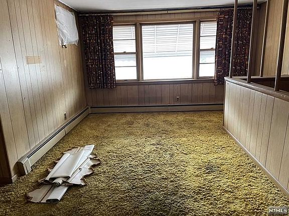 3rd image of 4-25 Hartley Pl