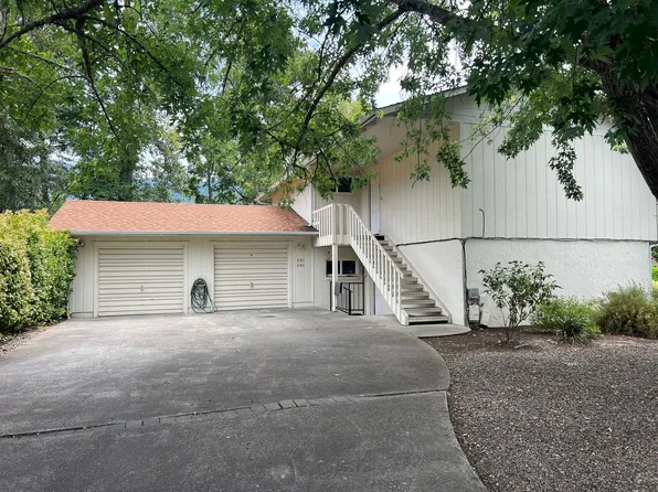 7039-1t - 2187 & 2189 NW North Hill Drive, 2187 & 2189 NW North Hill Dr #2187, Grants Pass, OR 97526