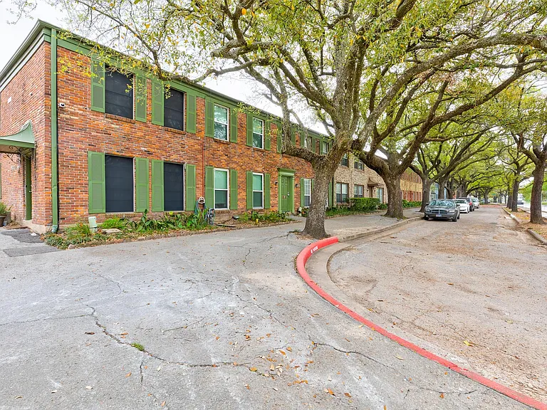 11603 Chimney Rock Rd #B — Photo 21