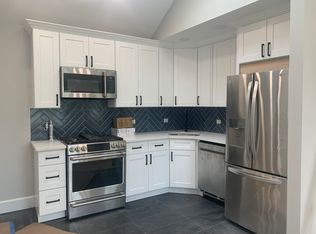 144 2nd St #3, Mineola, NY 11501