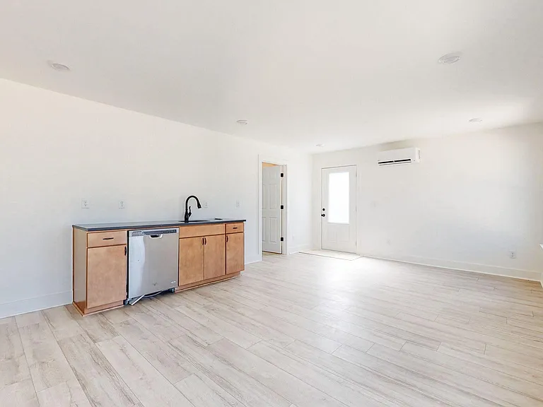 508 Vinson Dr #B — Photo 1