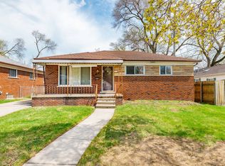 26040 Oakland St, Roseville, MI 48066