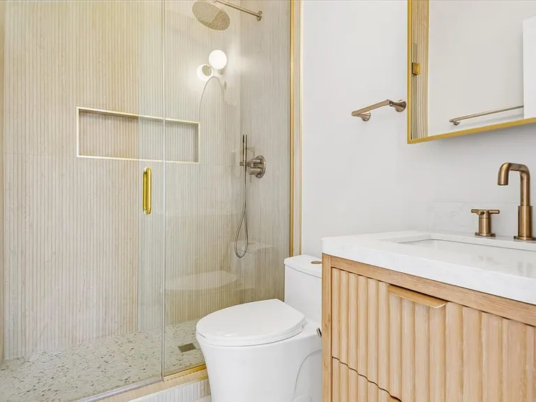 1540 W Rosemont Ave #2 — Photo 18