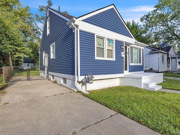 3rd image of 8459 Pierson St