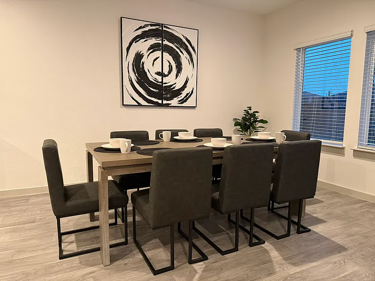 1815 Rolling Hill Ln — Photo 13