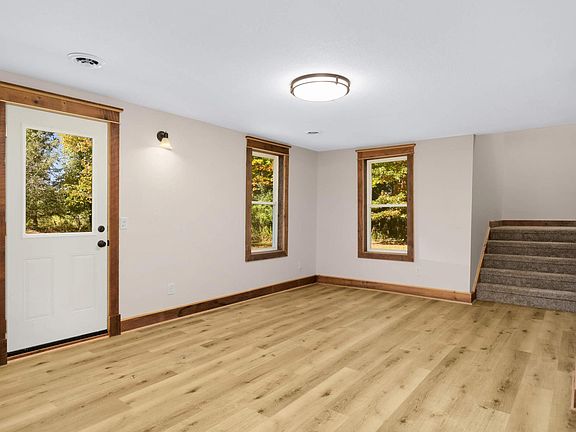 3rd image of 10939 Silver Lake Rd