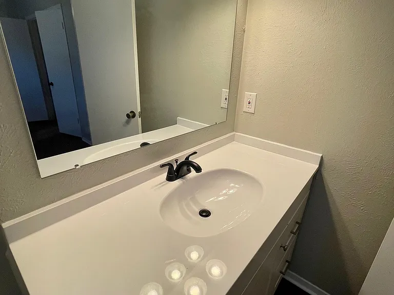 3701 Pratt Dr — Photo 14