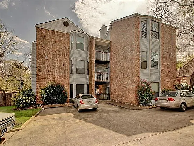 3011 Fruth St #301 — Photo 4