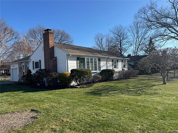 3rd image of 1047 Narragansett Pkwy