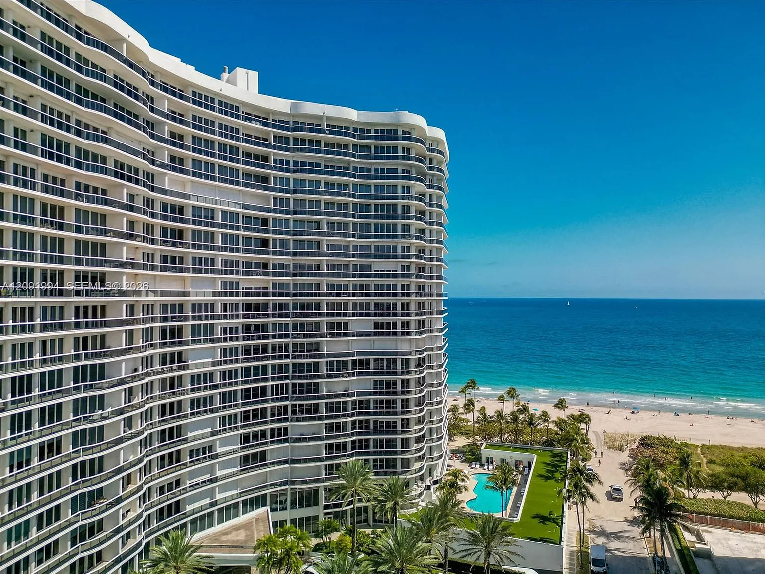 9601 Collins Ave — Photo 4