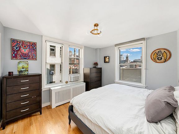 3rd image of 251 W 98th St APT 9C