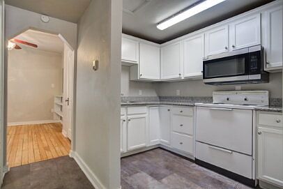 3rd image of 2305 14th St E #B