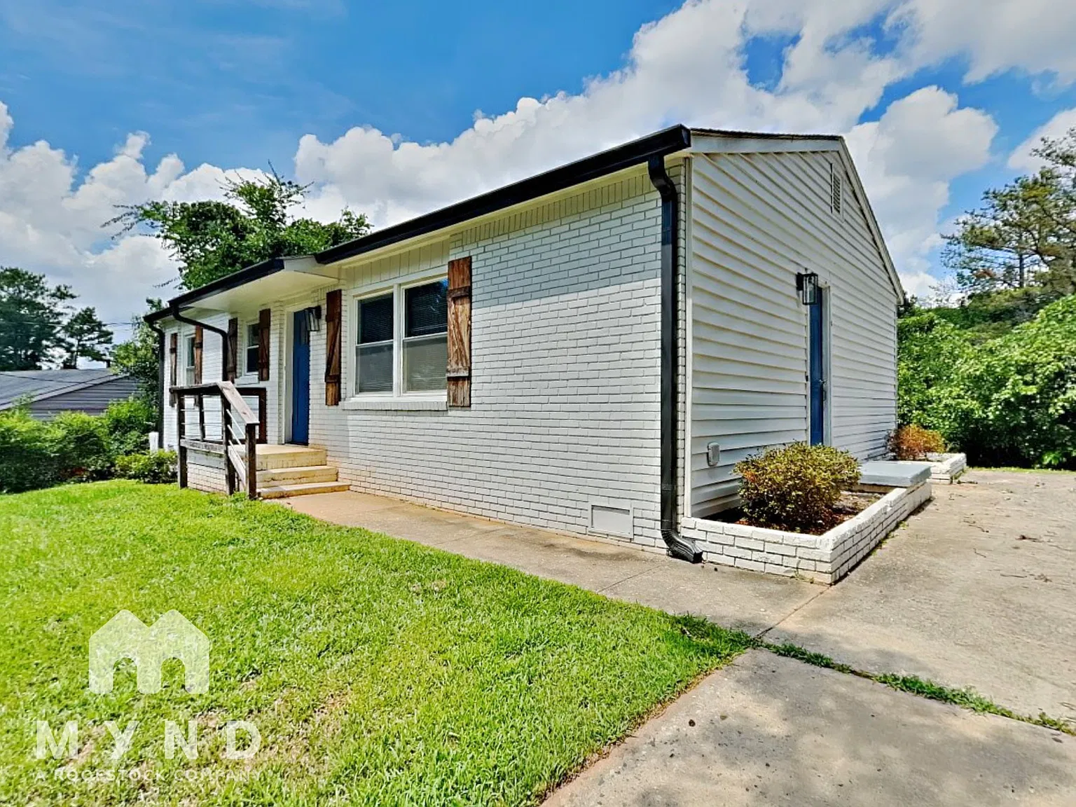 3 bed, 2.0 bath, 1025 sqft, $1,650 — Photo 2
