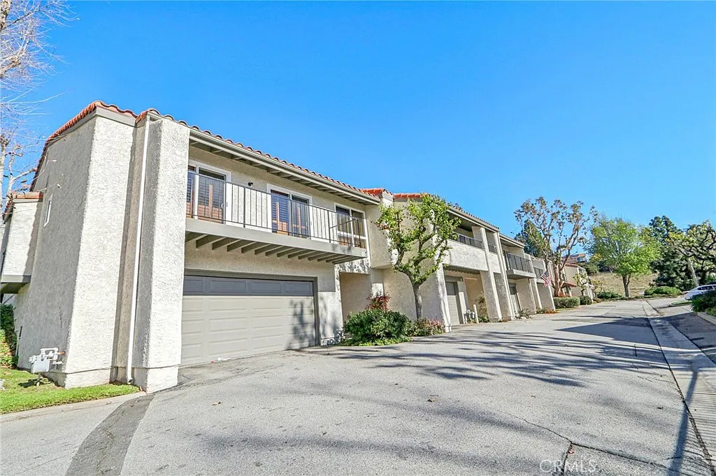 3 bed, 1404 sqft, $3,850 — Photo 3