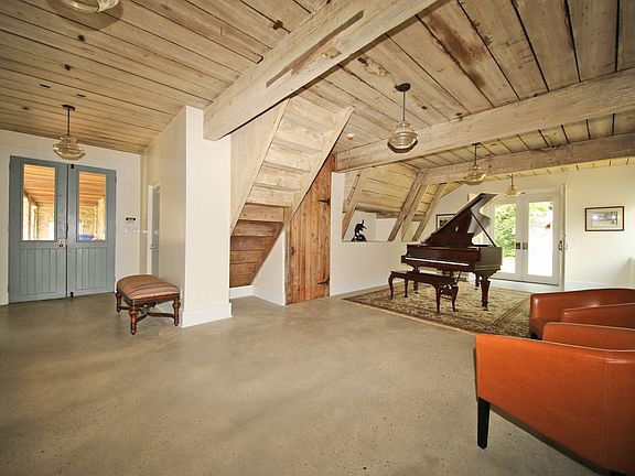 Fieldstone Colonial Main Structure