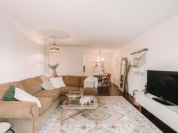 4th image of 620 8th Ave #302