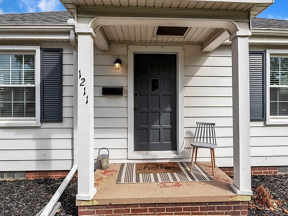 3rd image of 1211 Longfellow Ave