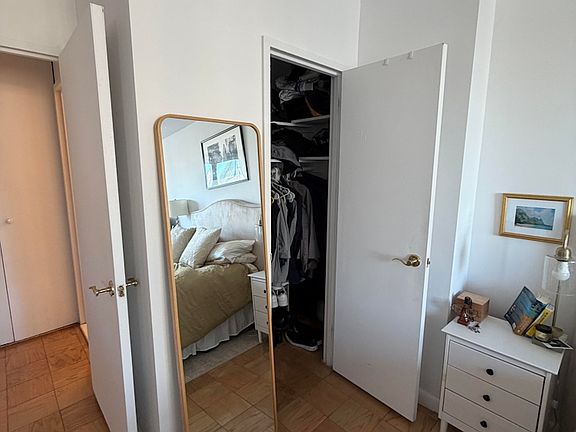 4th image of 200 E 72nd St APT 16L