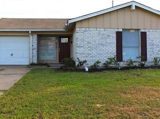 519 Parker Cir, Garland, TX 75040
