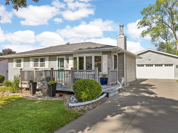 1730 Hillside Dr NW, Cedar Rapids, IA 52405