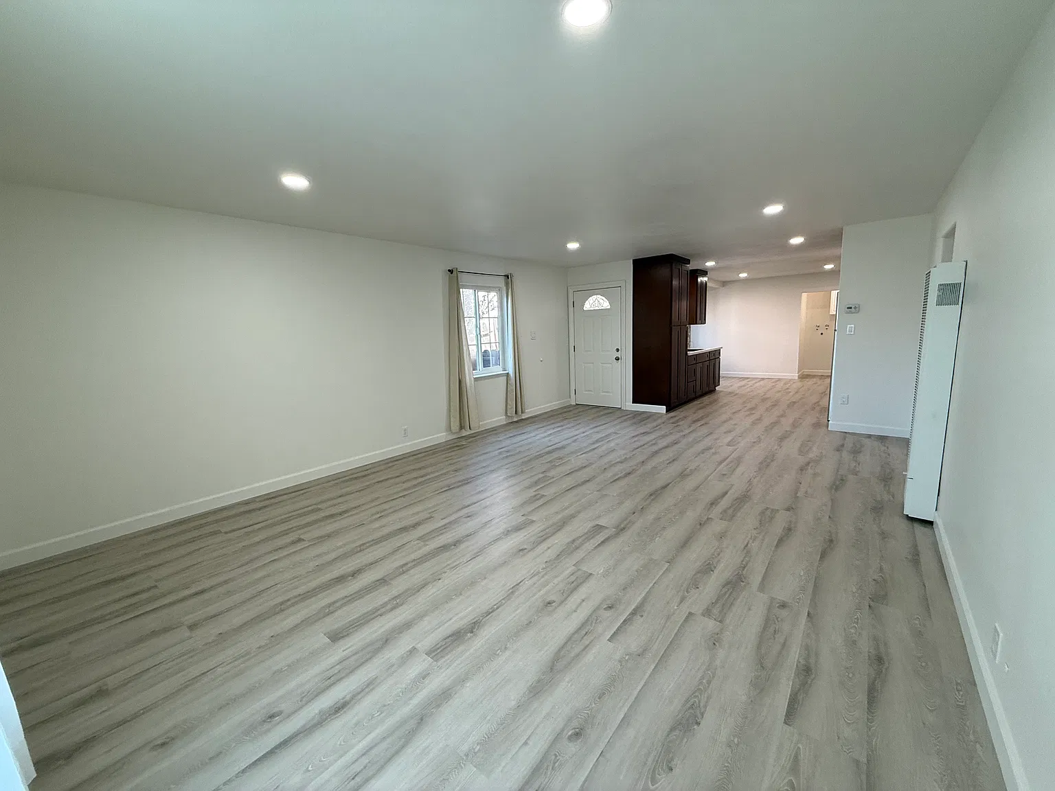 2 bed, 1039 sqft, $2,850 — Photo 2