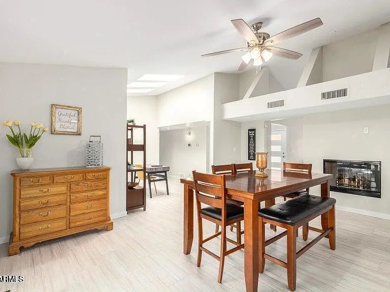 956 Castillo Dr E — Photo 10