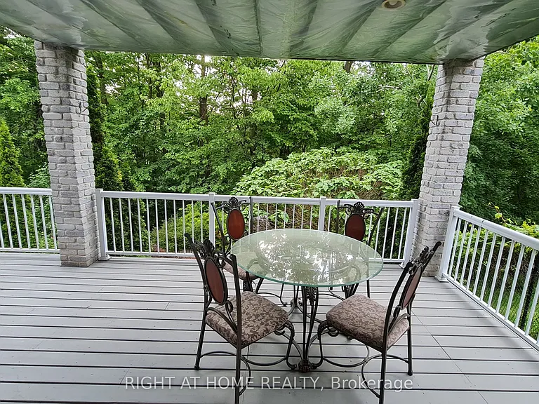 172 Lena Cres #2 — Photo 34