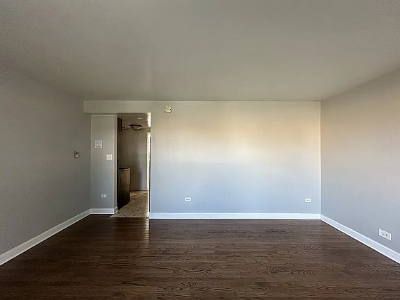 4th image of 7630 N Milwaukee Ave