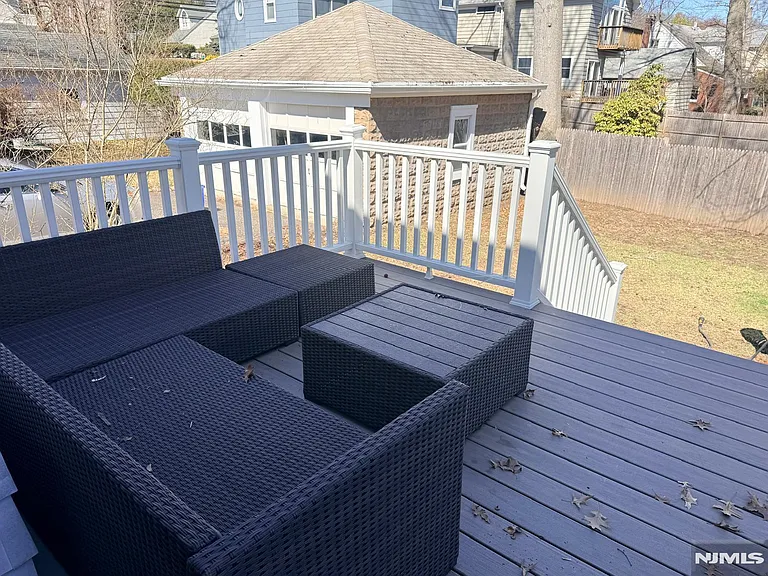 91 Columbus Dr — Photo 22