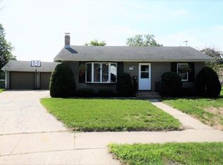 5 Bird Cir, Charles City, IA 50616