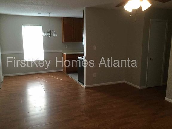 2nd image of 117 Whispering Pine Ln
