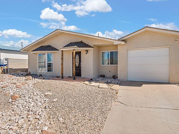 3rd image of 2212 Alamogordo Dr NW
