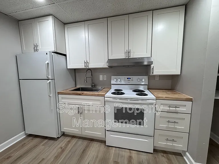 229 N Jonathan St #301 — Photo 1