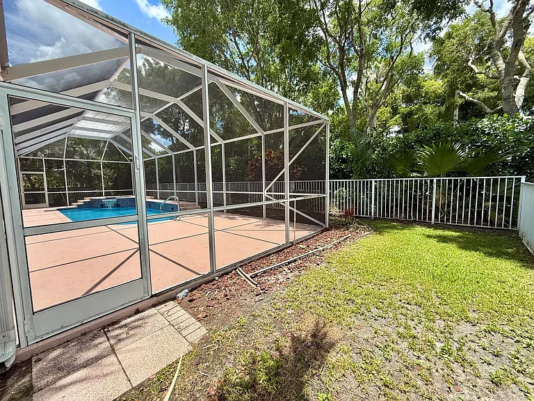 12310 Riverfalls Ct — Photo 28