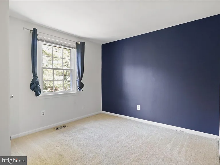 6502 Coachleigh Way — Photo 10