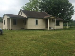 823 Poteau Mountain Rd, Waldron, AR 72958