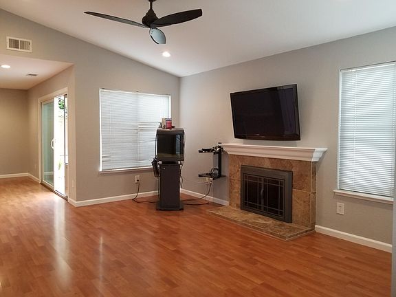 4th image of 558 Lanfair Cir