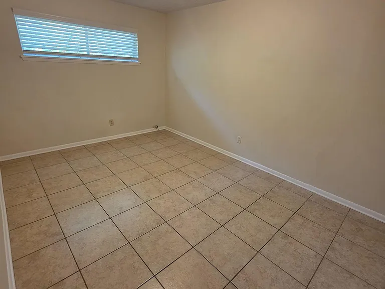 5 Clint Ct #B — Photo 6