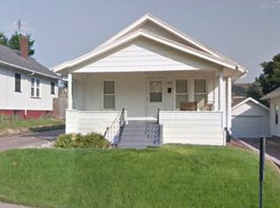 117 W 10th St, Muscatine, IA 52761