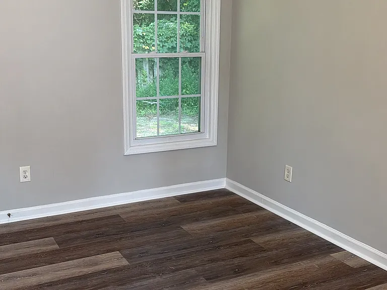 914 Benner Ave — Photo 4