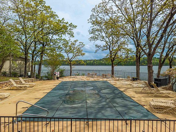 5th image of 651 Peninsula Dr #28