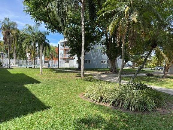 3rd image of 11301 SW 200th St APT 104-A