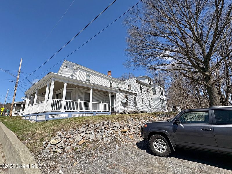 3rd image of 328 Milton Avenue