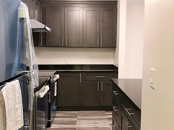 3rd image of 157 Elm St APT 207