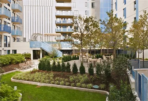 Rented by RELO REDAC INC. | media 61