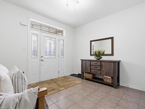 4th image of 27 Cox St