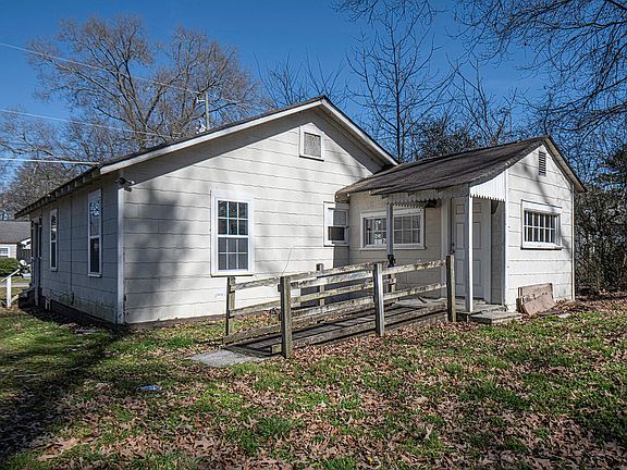 3rd image of 5356 Greenbriar Rd