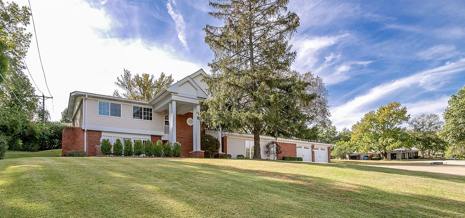 2140 Apple Hill Ln photo 1